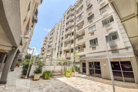 Apartamento à venda com 60m², 3 quartos e 1 vaga Apartamento à venda com 60m², 3 quartos e 1 vagaFachada