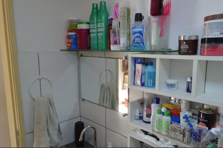 Apartamento à venda com 60m², 3 quartos e 1 vaga Apartamento à venda com 60m², 3 quartos e 1 vagaBanheiro