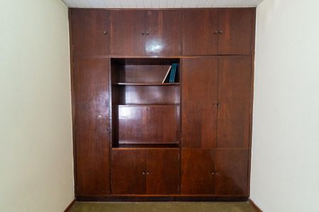 Casa à venda com 200m², 3 quartos e 1 vaga Casa à venda com 200m², 3 quartos e 1 vagaQuarto 1 - Armários