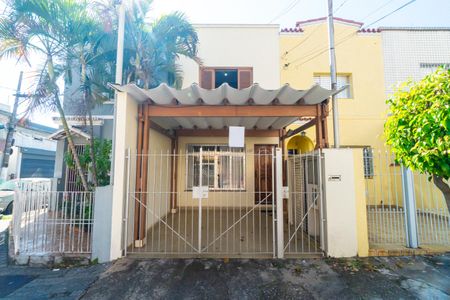 Casa à venda com 200m², 3 quartos e 1 vaga Casa à venda com 200m², 3 quartos e 1 vagaFachada