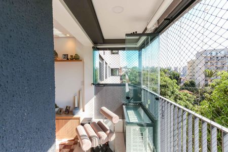 Apartamento à venda com 58m², 2 quartos e 1 vaga Apartamento à venda com 58m², 2 quartos e 1 vagaVaranda