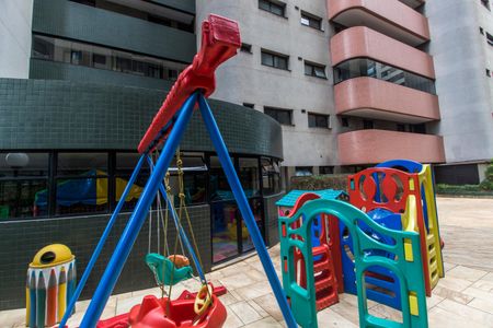Apartamento para alugar com 220m², 3 quartos e 3 vagasÁrea comum - Playground