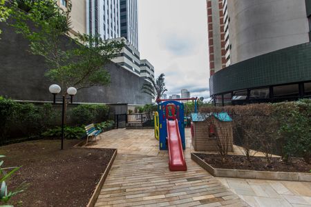 Apartamento para alugar com 220m², 3 quartos e 3 vagasÁrea comum - Playground