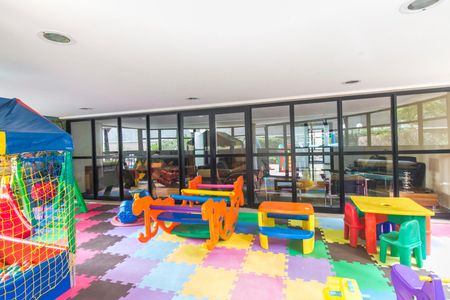 Apartamento para alugar com 220m², 3 quartos e 3 vagasÁrea comum - Brinquedoteca