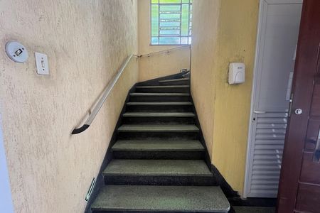 Apartamento para alugar com 45m², 2 quartos e 1 vagaEscada