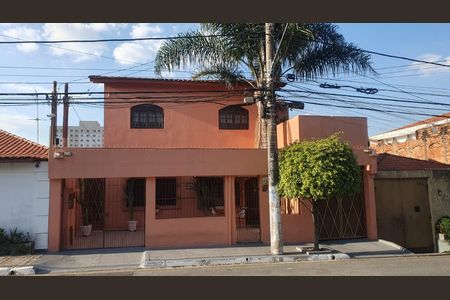 Casa para alugar com 315m², 4 quartos e 3 vagas Casa para alugar com 315m², 4 quartos e 3 vagasFachada