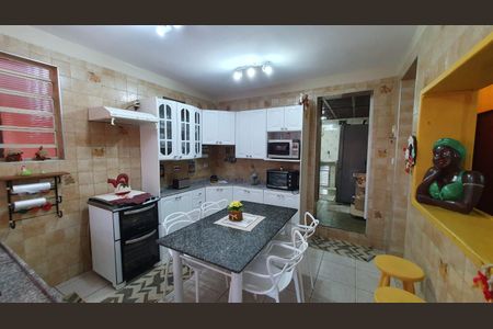 Casa para alugar com 315m², 4 quartos e 3 vagas Casa para alugar com 315m², 4 quartos e 3 vagasCozinha