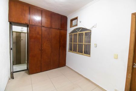 Casa à venda com 220m², 3 quartos e 1 vagaSuíte