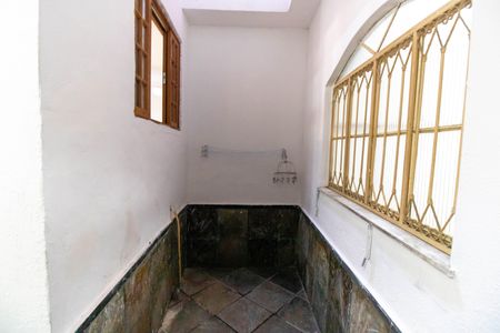 Casa à venda com 220m², 3 quartos e 1 vagaÁrea de Serviço