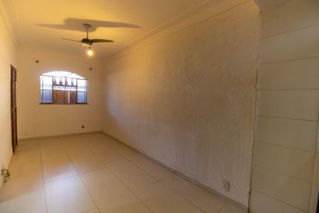 Casa à venda com 220m², 3 quartos e 1 vagaSala