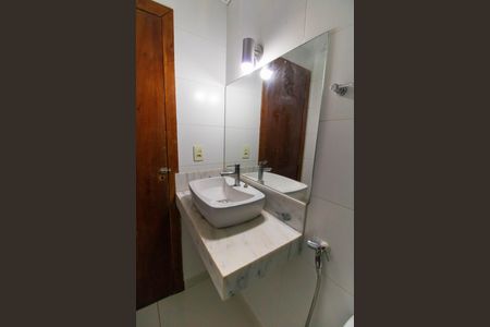 Casa à venda com 220m², 3 quartos e 1 vagaBanheiro Social