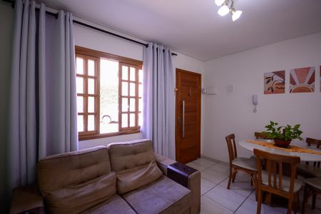 Casa de condomínio à venda com 60m², 2 quartos e 1 vaga Casa de condomínio à venda com 60m², 2 quartos e 1 vagaSala