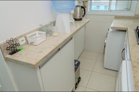 Apartamento para alugar com 58m², 2 quartos e 2 vagasCozinha