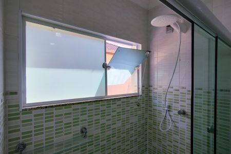 Casa para alugar com 300m², 5 quartos e 4 vagasBanheiro da Suíte 2