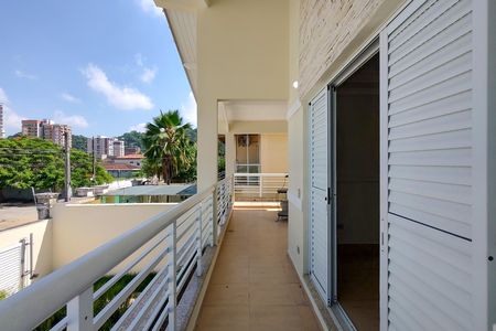 Casa para alugar com 300m², 5 quartos e 4 vagasSacada da suite 3