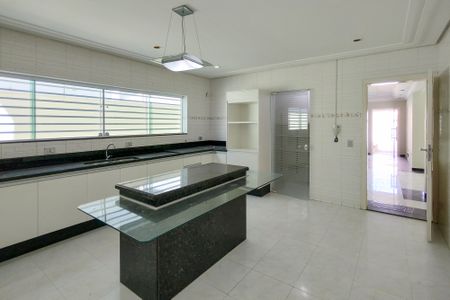 Casa para alugar com 300m², 5 quartos e 4 vagasCozinha