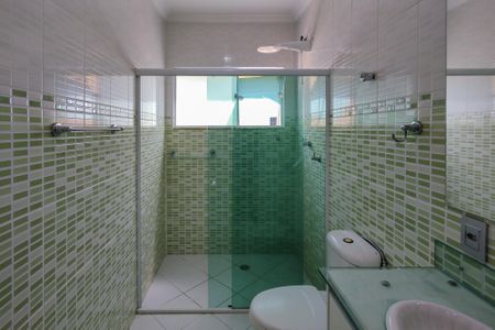 Casa para alugar com 300m², 5 quartos e 4 vagasBanheiro da Suíte 2