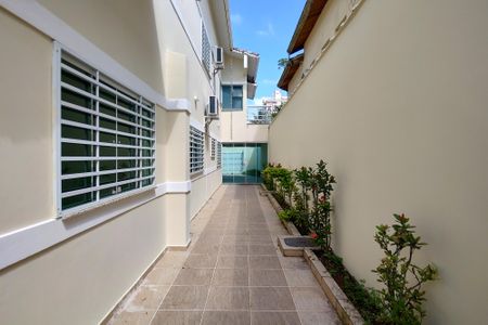 Casa para alugar com 300m², 5 quartos e 4 vagasQuintal