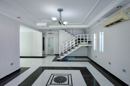 Casa para alugar com 300m², 5 quartos e 4 vagasSala