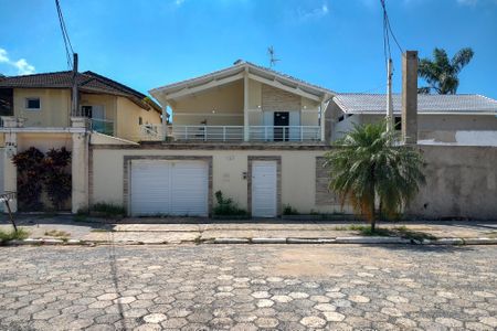 Casa para alugar com 300m², 5 quartos e 4 vagasFachada