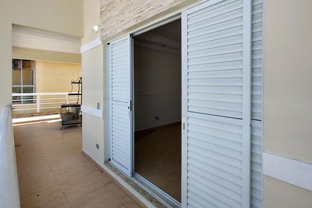 Casa para alugar com 300m², 5 quartos e 4 vagasSacada da suite 3