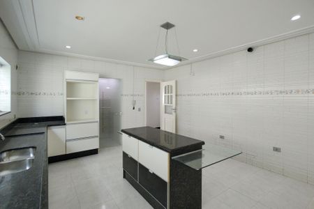 Casa para alugar com 300m², 5 quartos e 4 vagasCozinha