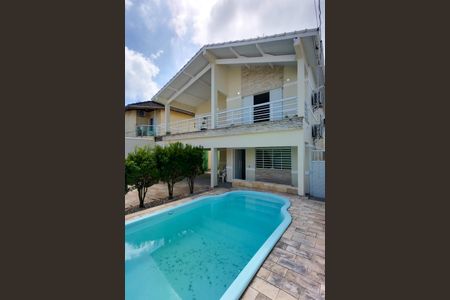 Casa para alugar com 300m², 5 quartos e 4 vagasPiscina