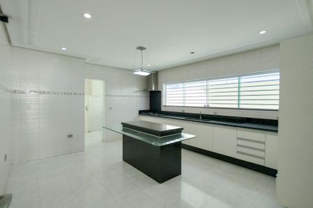 Casa para alugar com 300m², 5 quartos e 4 vagasCozinha