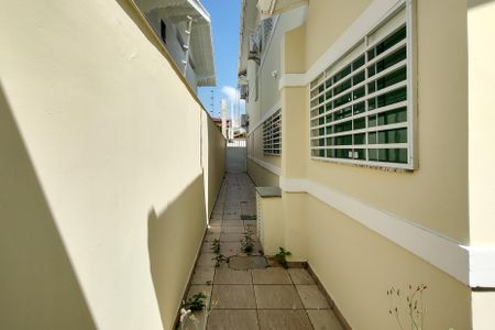 Casa para alugar com 300m², 5 quartos e 4 vagasCorredor lateral