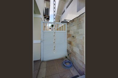 Casa para alugar com 300m², 5 quartos e 4 vagasDucha