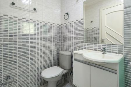 Casa para alugar com 300m², 5 quartos e 4 vagasBanheiro de Serviço