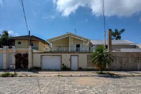 Casa para alugar com 300m², 5 quartos e 4 vagasFachada