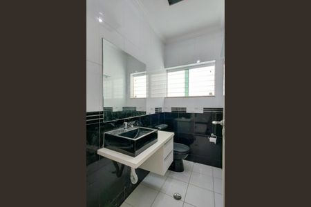 Casa para alugar com 300m², 5 quartos e 4 vagasLavabo