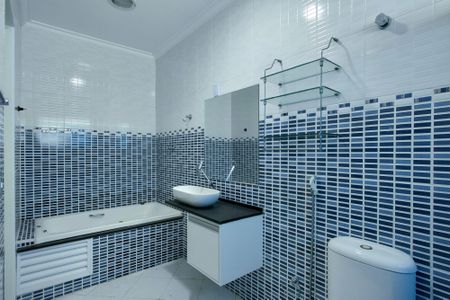 Casa para alugar com 300m², 5 quartos e 4 vagasBanheiro da Suíte 1