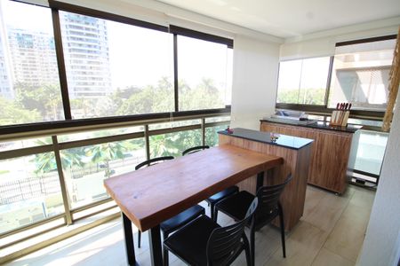 Apartamento à venda com 149m², 4 quartos e 2 vagasVaranda Sala