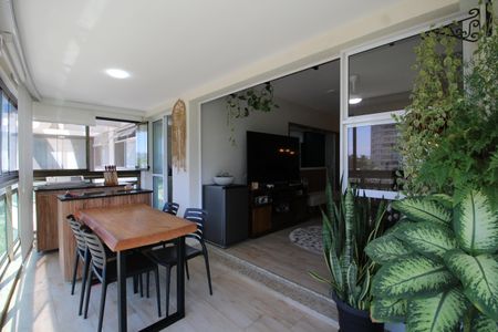 Apartamento à venda com 149m², 4 quartos e 2 vagasVaranda Sala