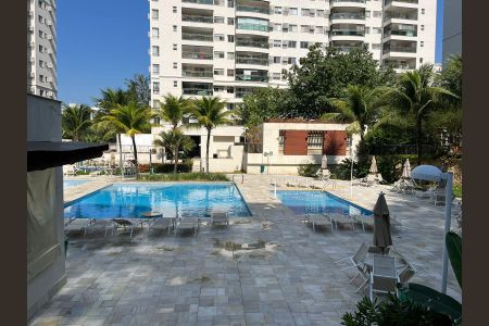 Apartamento à venda com 149m², 4 quartos e 2 vagas Apartamento à venda com 149m², 4 quartos e 2 vagasÁrea comum - Piscina
