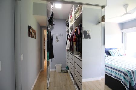 Apartamento à venda com 149m², 4 quartos e 2 vagasQuarto 4 - Closet da Suíte