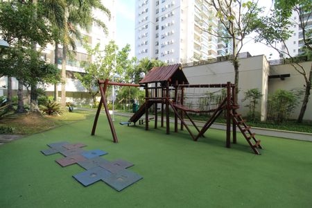 Apartamento à venda com 149m², 4 quartos e 2 vagasÁrea comum - Playground