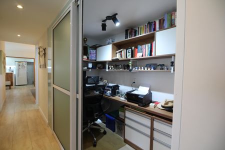 Apartamento à venda com 149m², 4 quartos e 2 vagasEscritório