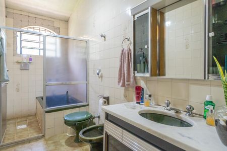 Casa à venda com 164m², 2 quartos e 1 vagaBanheiro