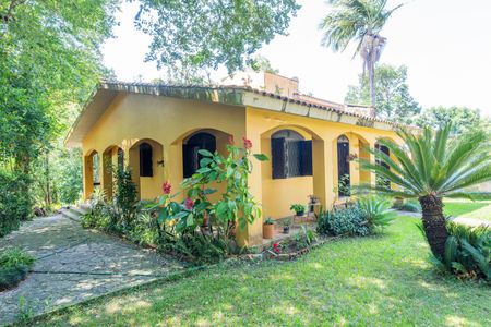 Casa à venda com 164m², 2 quartos e 1 vagaFachada