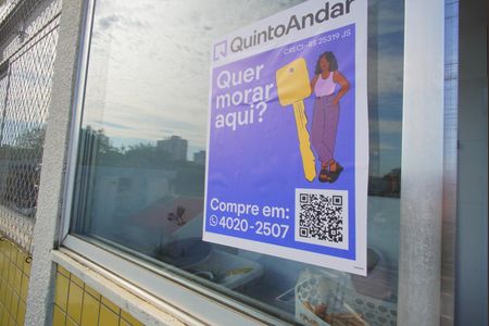 Apartamento à venda com 43m², 1 quarto e sem vagaAdesivo na Janela