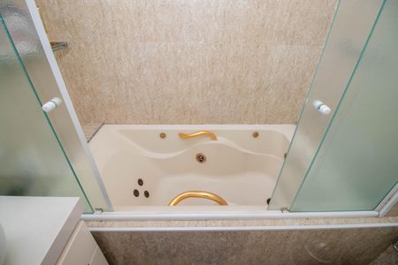 Apartamento à venda com 96m², 3 quartos e 2 vagas Apartamento à venda com 96m², 3 quartos e 2 vagasBanheiro da Suíte