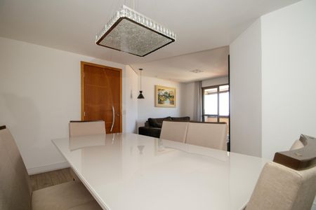 Apartamento à venda com 96m², 3 quartos e 2 vagas Apartamento à venda com 96m², 3 quartos e 2 vagasSala de Jantar