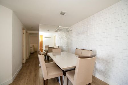 Apartamento à venda com 96m², 3 quartos e 2 vagas Apartamento à venda com 96m², 3 quartos e 2 vagasSala de Jantar