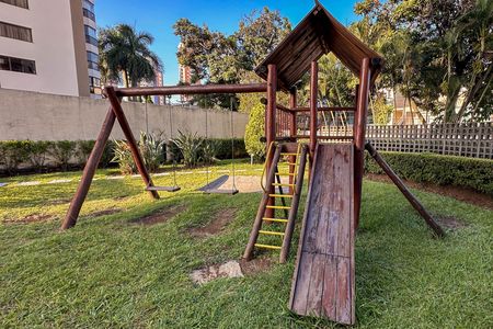 Apartamento à venda com 96m², 3 quartos e 2 vagas Apartamento à venda com 96m², 3 quartos e 2 vagasÁrea comum - Playground