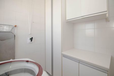 Apartamento à venda com 96m², 3 quartos e 2 vagas Apartamento à venda com 96m², 3 quartos e 2 vagasÁrea de Serviço
