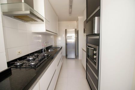 Apartamento à venda com 96m², 3 quartos e 2 vagas Apartamento à venda com 96m², 3 quartos e 2 vagasCozinha