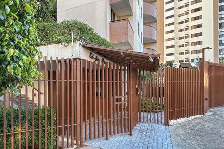 Apartamento à venda com 96m², 3 quartos e 2 vagas Apartamento à venda com 96m², 3 quartos e 2 vagasFachada e portaria